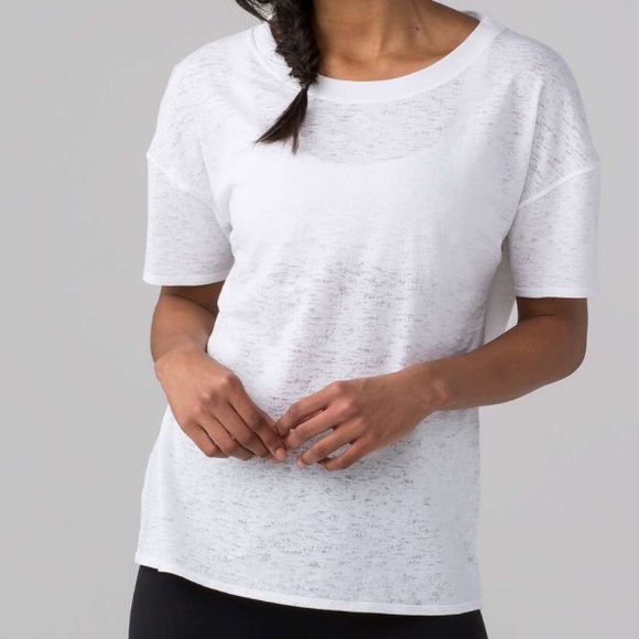 lululemon athletica Tops - NWT WHITE LULULEMON LIGHTEST OVERSIZED TEE -Size 2
